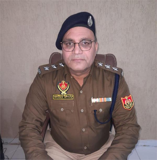 dasuya police seize 47 illegal liquor bottles