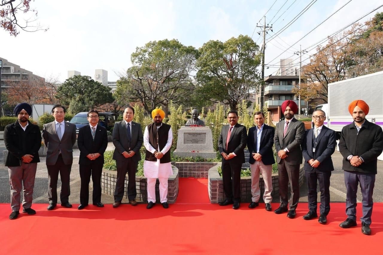 CM ਮਾਨ ਨੇ ਜਾਪਾਨ ''ਚ ਮਹਾਤਮਾ ਗਾਂਧੀ ਨੂੰ ਦਿੱਤੀ ਸ਼ਰਧਾਂਜਲੀ