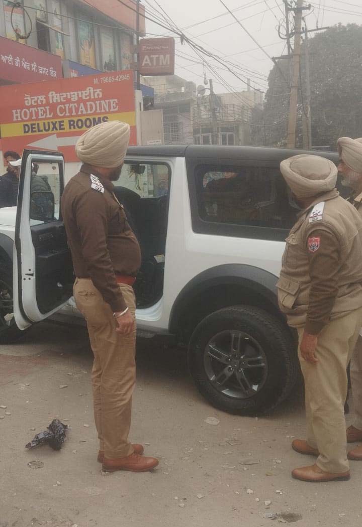 ਟ੍ਰੈਫਿਕ ਨਿਯਮਾਂ ਦੀ ਉਲੰਘਣਾ ਕਰਨ ਵਾਲਿਆਂ ਦੇ ਜਲੰਧਰ ਪੁਲਸ ਨੇ ਕੱਟੇ ਚਲਾਨ