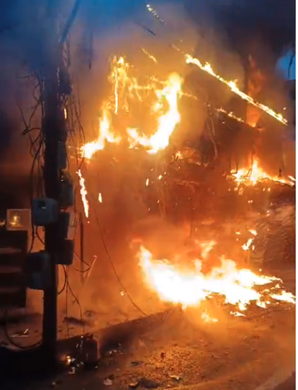 ਜਲੰਧਰ ''ਚ ਮਸ਼ਹੂਰ ਸਵੀਟ ਸ਼ਾਪ ''ਚ ਲੱਗੀ ਭਿਆਨਕ ਅੱਗ, ਮੌਕੇ ''ਤੇ ਪੈ ਗਈਆਂ ਭਾਜੜਾਂ