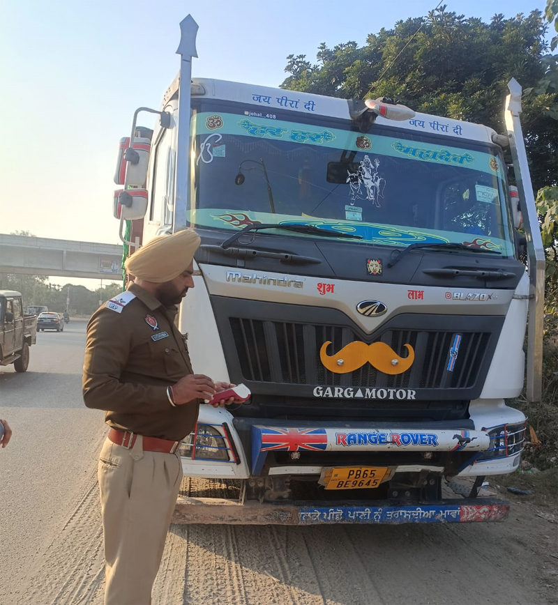 ਰੂਪਨਗਰ ਜ਼ਿਲ੍ਹਾ ਪੁਲਸ ਵੱਲੋਂ ਨਸ਼ਾ ਕਰਨ ਦੇ ਆਦੀ 4 ਵਿਅਕਤੀ ਗ੍ਰਿਫ਼ਤਾਰ