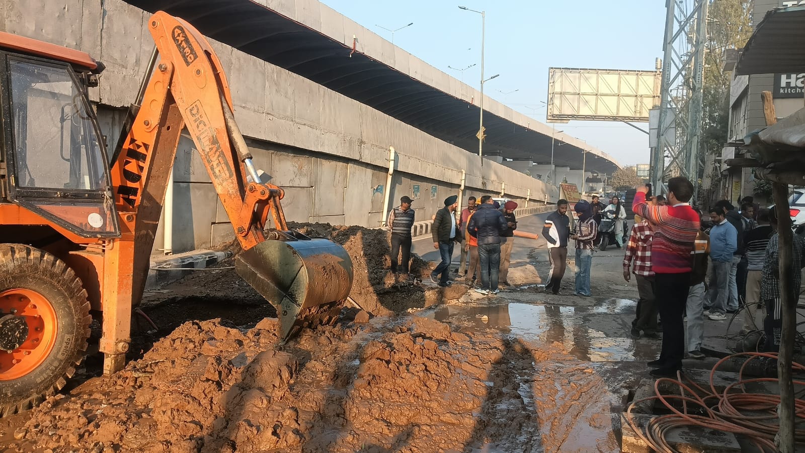 ਪੰਜਾਬ ਦੇ ਨੈਸ਼ਨਲ ਹਾਈਵੇਅ ''ਤੇ ਵੱਡਾ ਖ਼ਤਰਾ! ਇਸ ਪਾਸੇ ਜਾਣ ਤੋਂ ਪਹਿਲਾਂ ਪੜ੍ਹ ਲਓ ਇਹ ਖ਼ਬਰ