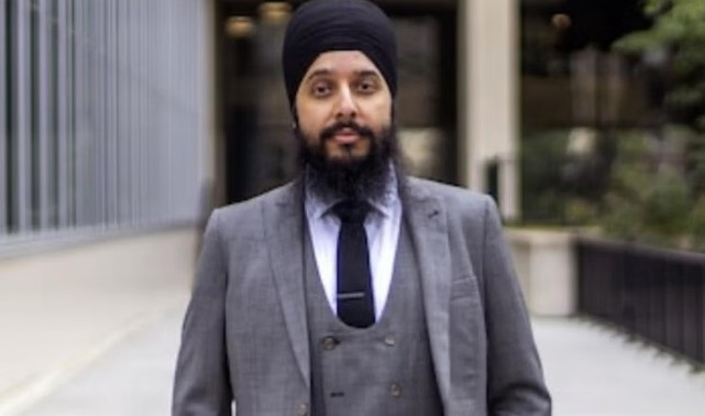 ''ਮੈਂ ਸਿਰਫ਼ ਅਕਾਲ ਪੁਰਖ ਅੱਗੇ..!'', ਅੰਮ੍ਰਿਤਧਾਰੀ ਵਕੀਲ ਨੇ ਝੁਕਾ'ਤੀ ਕੈਨੇਡਾ ਸਰਕਾਰ, ਬਦਲਣੇ ਪਏ ਨਿਯਮ