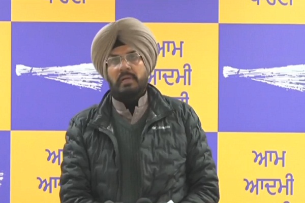 ਅਕਾਲੀ ਦਲ ਤੇ ਭਾਜਪਾ ਦੀ ਅੰਦਰਖ਼ਾਤੇ ਖਿਚੜੀ ਪੱਕ ਰਹੀ : ਕੁਲਦੀਪ ਸਿੰਘ ਧਾਲੀਵਾਲ (ਵੀਡੀਓ)