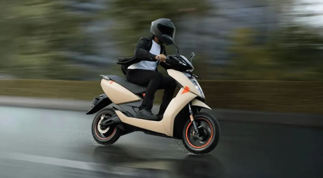 ਨਵੇਂ ਸਾਲ ''ਚ ਲੱਗੇਗਾ ਮਹਿੰਗਾਈ ਦਾ ਝਟਕਾ ! ਮਹਿੰਗੇ ਹੋ ਜਾਣਗੇ ਇਸ ਕੰਪਨੀ ਦੇ ਇਲੈਕਟ੍ਰਿਕ ਸਕੂਟਰ