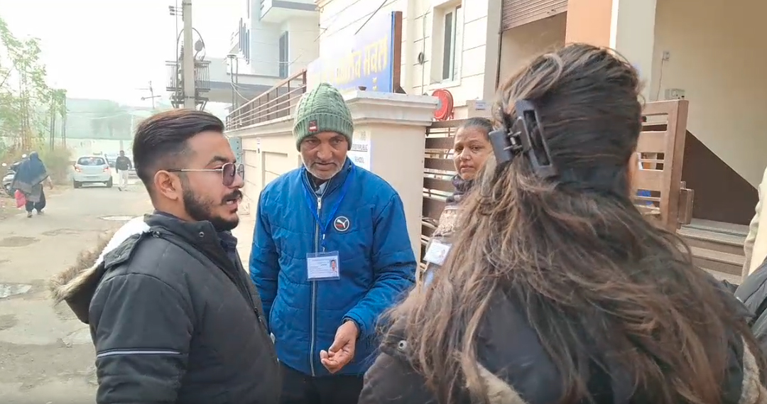 ਪੰਜਾਬ 'ਚ ਹੈਰਾਨ ਕਰਦਾ ਮਾਮਲਾ! ਨੌਜਵਾਨ ਨੂੰ ਸਿਰੀ ਸਾਹਿਬ ਤੇ ਕੜਾ ਪਾ ਕੇ ਪੇਪਰ ਦੇਣ ਤੋਂ ਰੋਕਿਆ ਗਿਆ