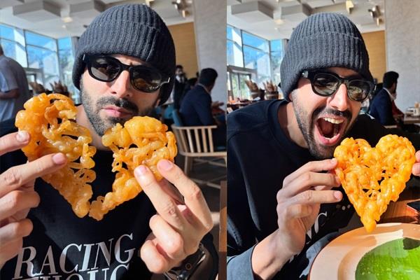 kartik aaryan enjoyed jalebi and crispy fafda in ahmedabad