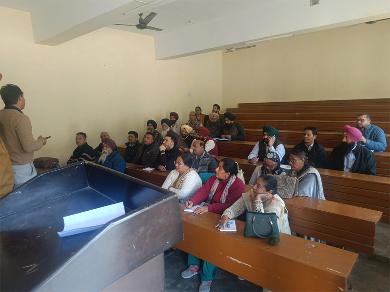 ਜ਼ਿਲ੍ਹਾ ਪ੍ਰੀਸ਼ਦ ਤੇ ਬਲਾਕ ਸੰਮਤੀ ਦੀਆਂ ਚੋਣਾਂ ਨੂੰ ਲੈ ਕੇ ਹੋਈ ਚੋਣ ਅਮਲੇ ਦੀ ਪਹਿਲੀ ਰਿਹਰਸਲ
