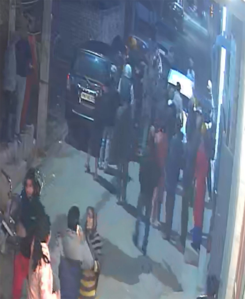 ਕਾਂਗਰਸੀ ਕੌਂਸਲਰ ਆਸ਼ੂ ਸ਼ਰਮਾ, ਪਤੀ ਨੋਨੀ ਸ਼ਰਮਾ ਸਣੇ 12 ਲੋਕਾਂ ਖ਼ਿਲਾਫ਼ ਕੇਸ ਦਰਜ, ਜਾਣੋ ਕੀ ਹੈ ਮਾਮਲਾ