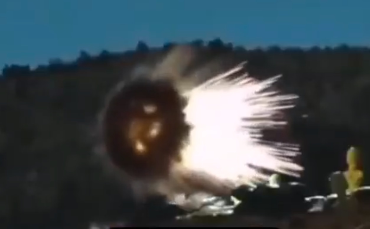 ਚੀਨ ਨੇ ਬਣਾ''ਤਾ ਖ਼ਤਰਨਾਕ ''ਨੀਡਲ ਰੇਨ ਬੰਬ'' ! ਜਾਣੋ ਕੀ ਹੈ ਵਾਇਰਲ ਦਾਅਵੇ ਦੀ ਸੱਚਾਈ