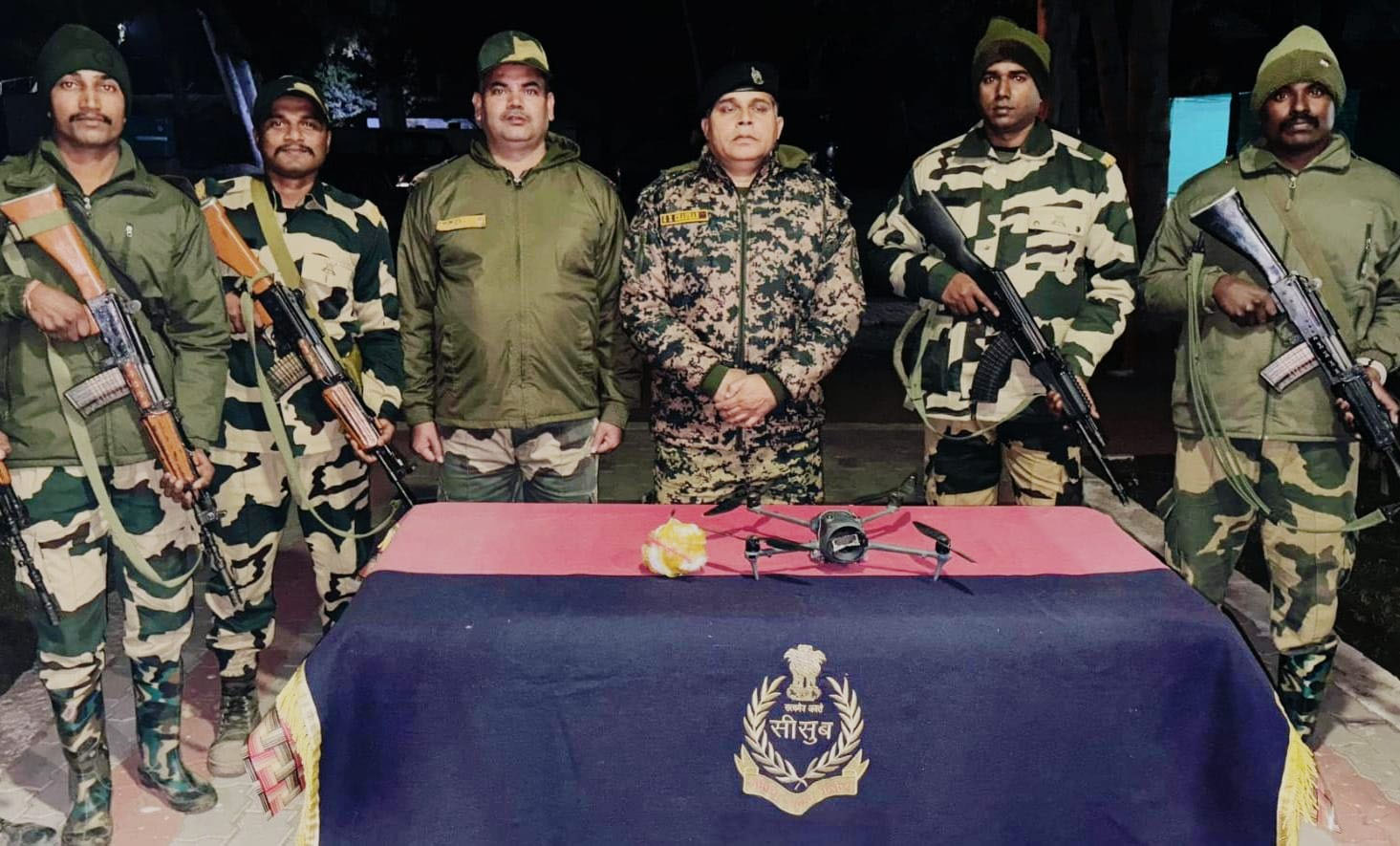 ਅੰਮ੍ਰਿਤਸਰ ਦੇ ਇਹ ਪਿੰਡ ਚਰਚਾ ''ਚ, ਨਹੀਂ ਰੁਕ ਰਹੀ ਤਸਕਰੀ, ਫਿਰ ਫੜੇ ਗਏ ਦੋ ਡਰੋਨ ਤੇ ਹੈਰੋਇਨ ਦੇ ਪੈਕੇਟ