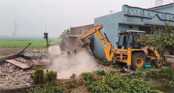 2 houses in village dida sansia as part of   war on drugs   campaign