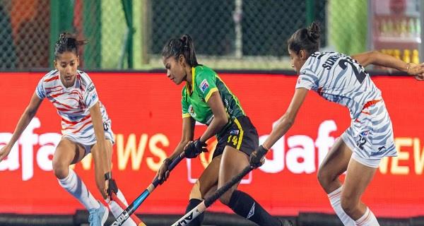 ranchi royals defeat bengal tigers in women  s hockey india league