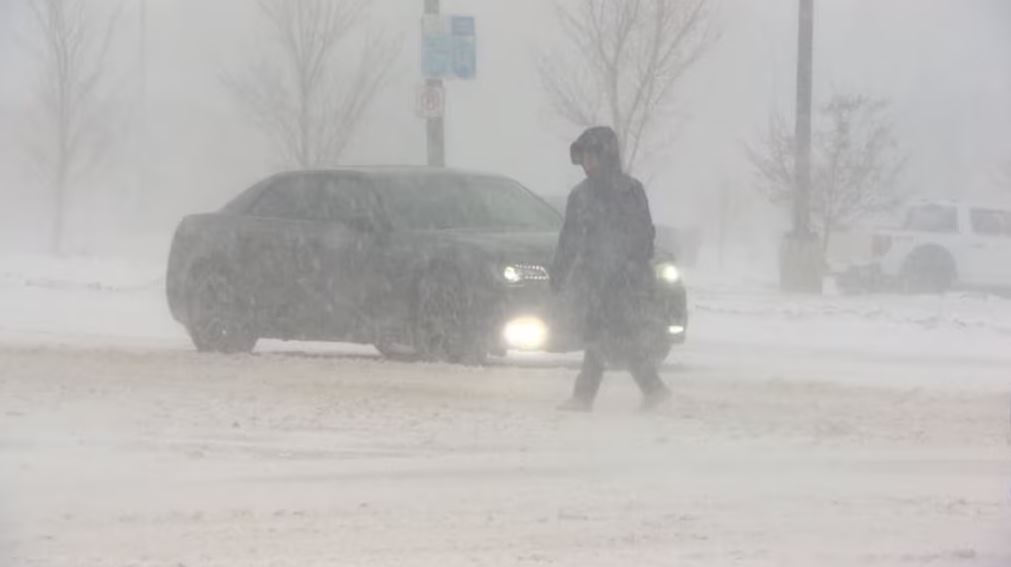 ਕੈਨੇਡਾ ’ਚ ਬਰਫ਼ੀਲੇ ਤੂਫ਼ਾਨ ਦਾ ਕਹਿਰ ! ਕਈ ਸੂਬਿਆਂ ’ਚ ਜਨ-ਜੀਵਨ ਬੁਰੀ ਤਰ੍ਹਾਂ ਪ੍ਰਭਾਵਿਤ, ਸਕੂਲ-ਕਾਲਜ ਵੀ ਬੰਦ