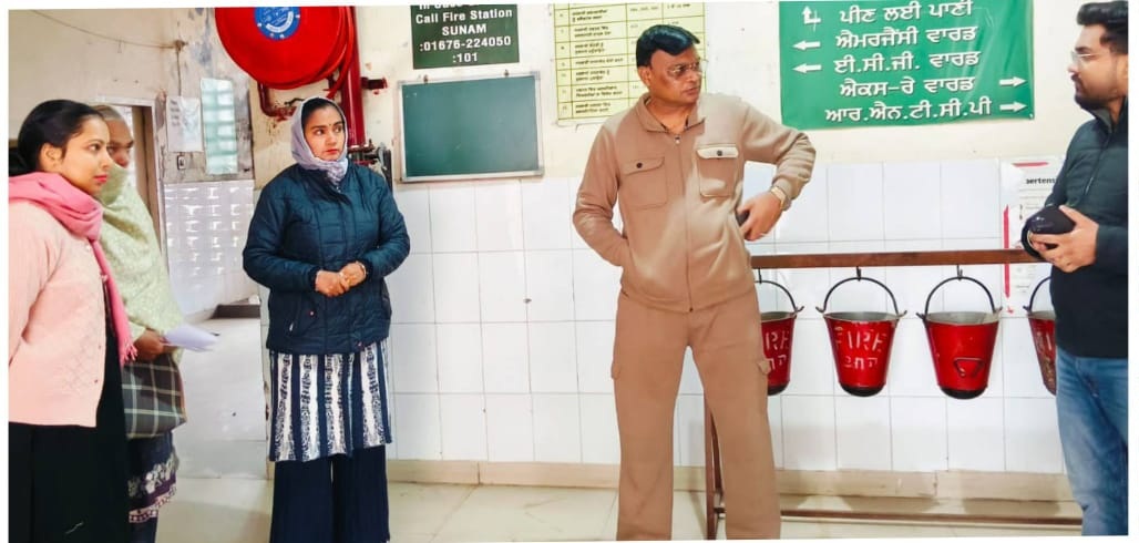 ਸਰਕਾਰੀ ਹਸਪਤਾਲ ''ਚ ਸਵੇਰੇ-ਸਵੇਰੇ ਵੱਜਿਆ ਛਾਪਾ! 75% ਸਟਾਫ਼ ਸੀ ਗੈਰ-ਹਾਜ਼ਰ