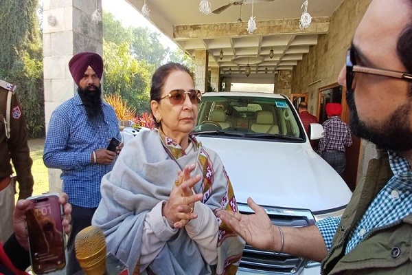 ਨਵਜੋਤ ਕੌਰ ਸਿੱਧੂ ਮਾਮਲੇ 'ਚ ਹਾਈਕਮਾਨ ਦੀ ਐਂਟਰੀ, ਪੰਜਾਬ ਕਾਂਗਰਸ ਇੰਚਾਰਜ ਤੋਂ ਮੰਗ ਲਈ ਸਾਰੀ ਰਿਪੋਰਟ