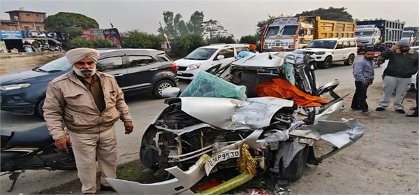 car collides with trolley parked on the roadside