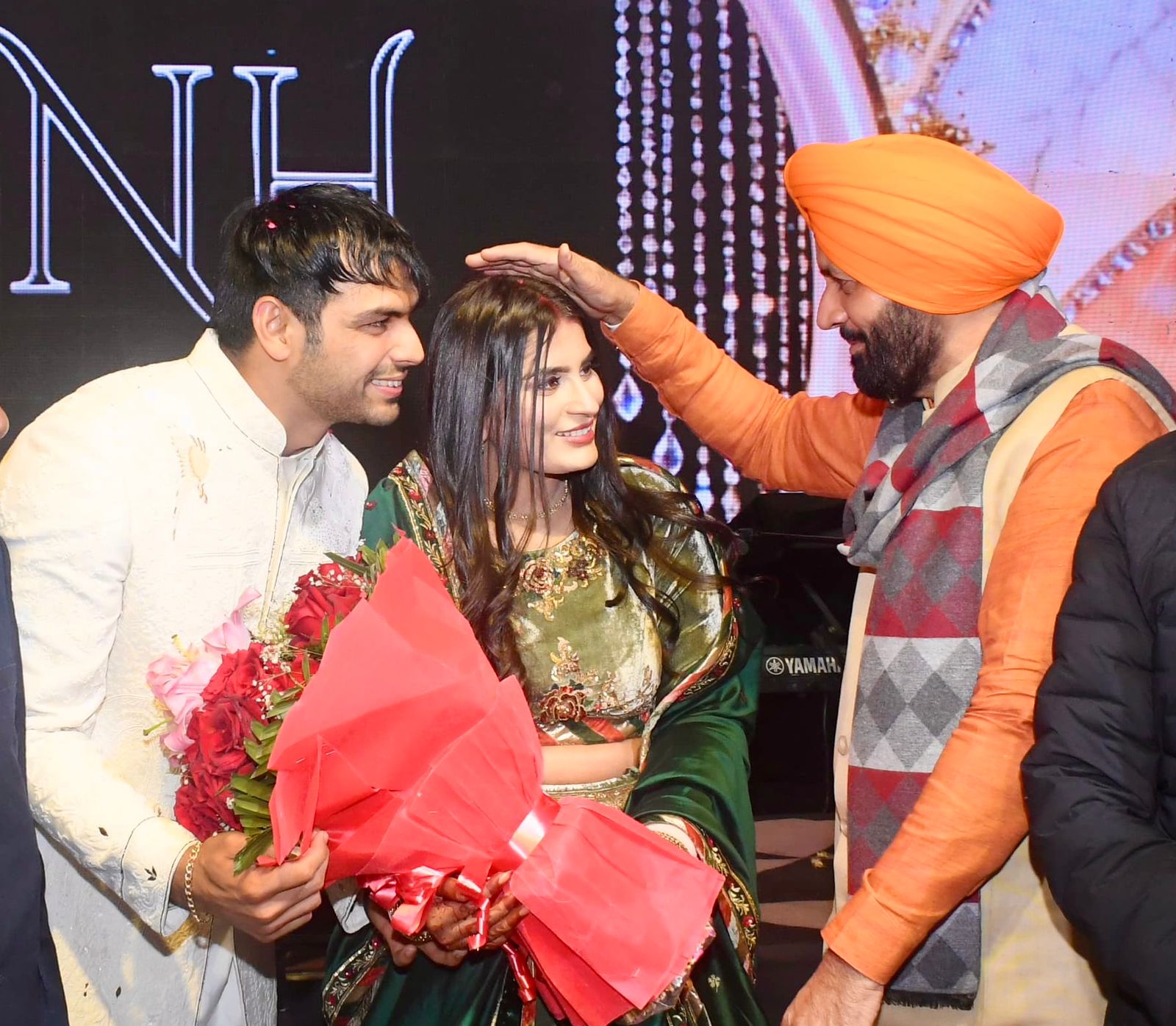 ਗੋਲਡਨ ਬੁਆਏ ਨੀਰਜ ਚੋਪੜਾ ਦੇ ਵਿਆਹ ਦੀ ਰਿਸੈਪਸ਼ਨ ''ਚ ਸ਼ਾਮਲ ਹੋਏ CM ਨਾਇਬ ਸੈਣੀ