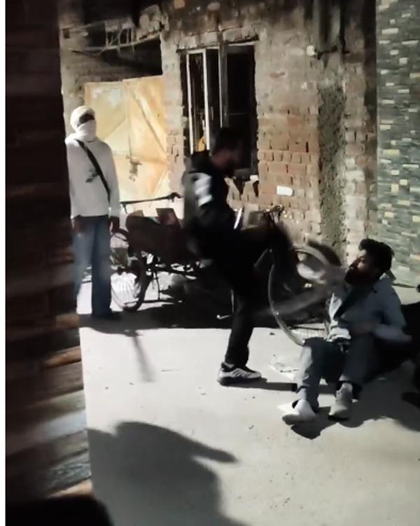 a video of attackers beating a young man in qazi mandi went viral