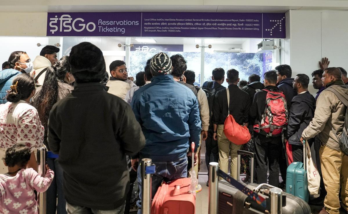 ਖੱਜਲ ਖੁਆਰ ਹੋਣ ਵਾਲੇ ਮੁਸਾਫ਼ਰਾਂ ਨੂੰ 10 ਹਜ਼ਾਰ ਮੁਆਵਜ਼ਾ ਤੇ 10 ਹਜ਼ਾਰ ਦੇ ਵਾਊਚਰ! ਏਅਰਲਾਈਨ ਨੇ ਕਰ''ਤਾ ਐਲਾਨ