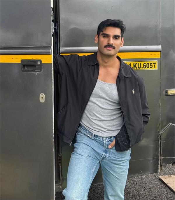 ahan shetty wraps shooting for   border 2  