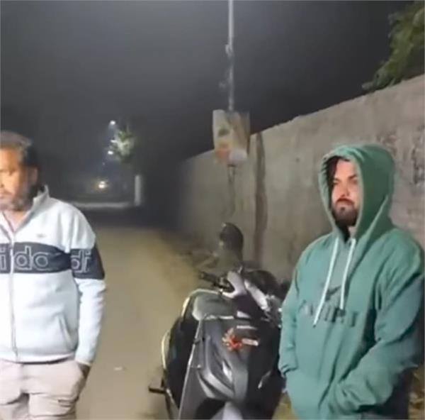 massive looting in vegetable market late at night