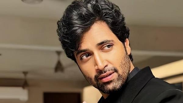 adivi sesh will not dub the film dacoit in hindi 