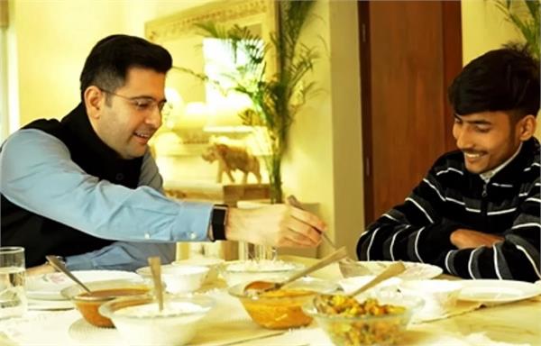 raghav chadha  delivery boy  home  lunch  video