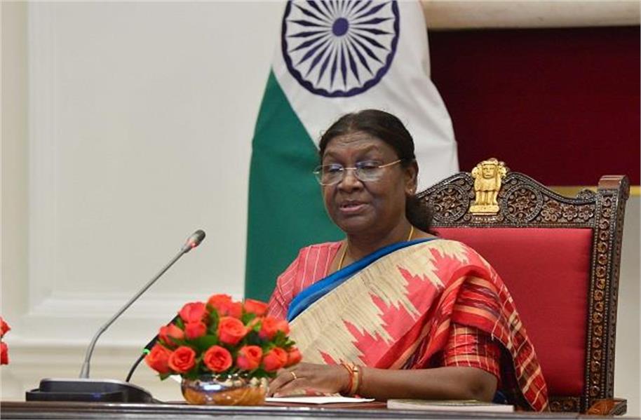 ਗੋਆ ਹਾਦਸਾ : ਰਾਸ਼ਟਰਪਤੀ ਮੁਰਮੂ ਨੇ ਲੋਕਾਂ ਦੀ ਮੌਤ ''ਤੇ ਪ੍ਰਗਟਾਇਆ ਦੁੱਖ, ਬੋਲੇ-''''ਪਰਮਾਤਮਾ ਮੁਸ਼ਕਲ ਸਮੇਂ ''ਚ ਪਰਿਵਾਰ ਤਾਕਤ ਦੇਵੇ''''