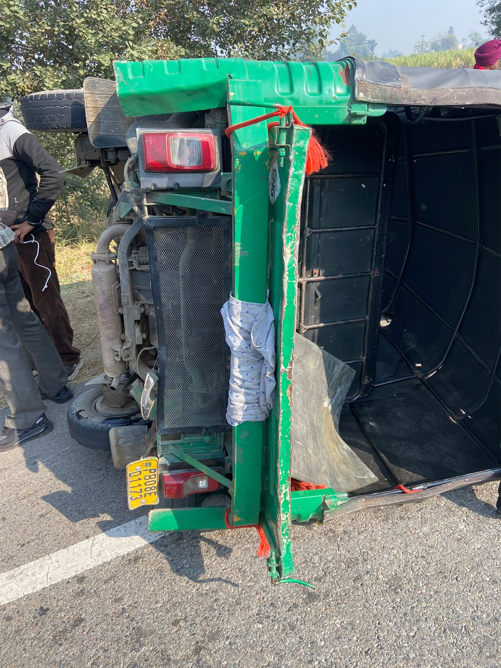 ਸਵਾਰੀਆਂ ਨਾਲ ਭਰੇ ਆਟੋ ਤੇ ਕਾਰ ਦੀ ਜ਼ੋਰਦਾਰ ਟੱਕਰ, ਪੈ ਗਿਆ ਚੀਕ ਚਿਹਾੜਾ