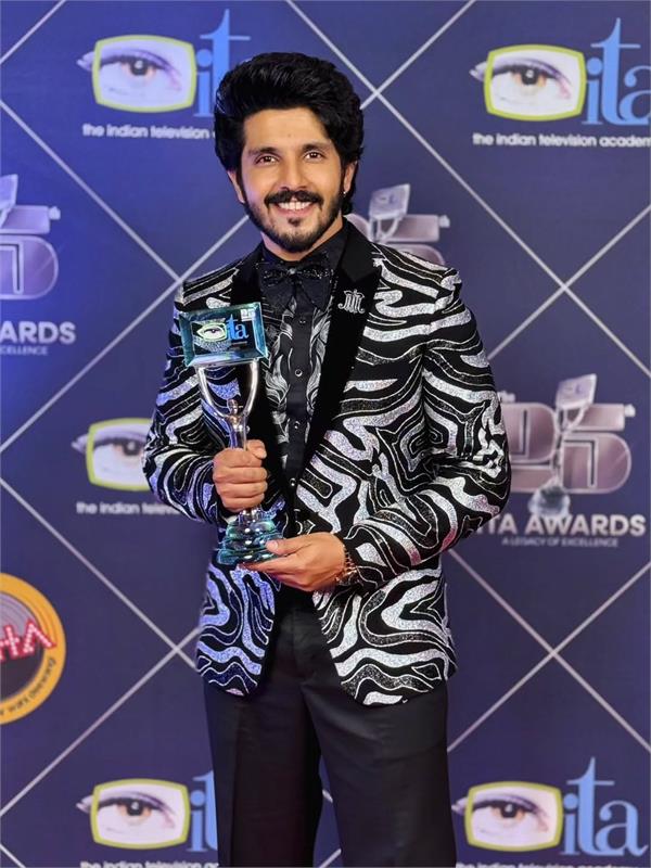 kanwar dhillon wins first indian television academy award for   udne ki aasha  