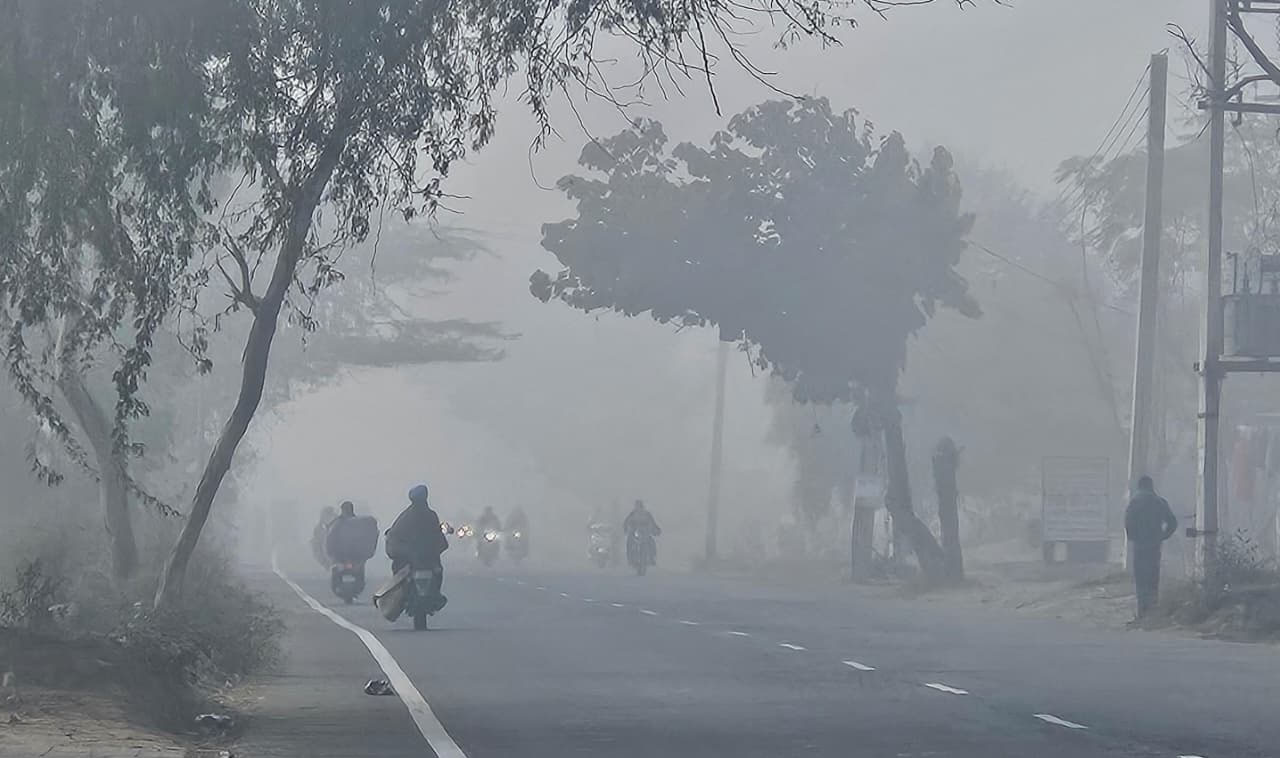 ਮਹਾਨਗਰ ’ਚ ਵਧੀ ਠੰਡ, ਸੜਕਾਂ ’ਤੇ ਵਿਜ਼ੀਬਿਲਟੀ ਜ਼ੀਰੋ