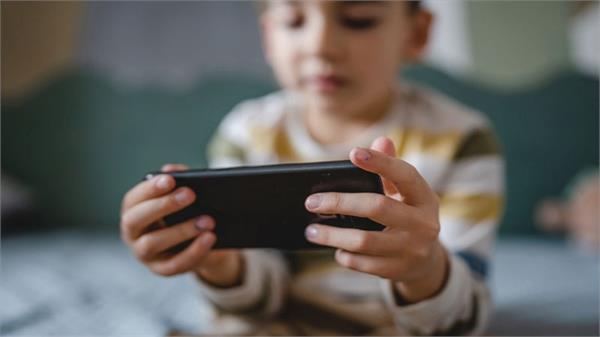 australia  social media  fine  ban