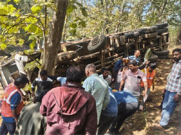 truck fell into a deep gorge  owner