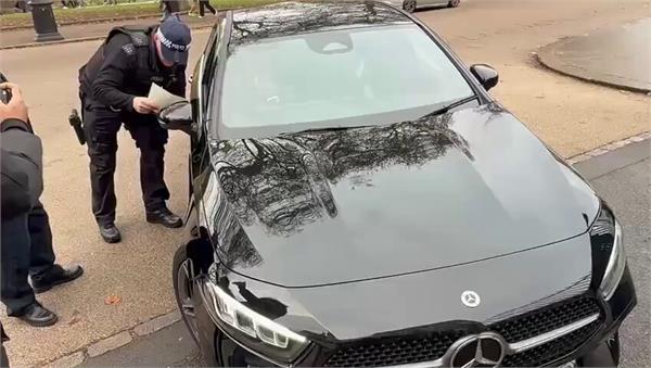 mohsin naqwi car checking