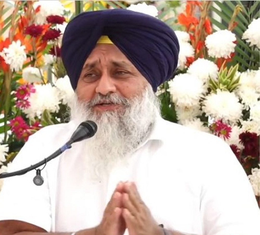 ਪਿਤਾ ਪ੍ਰਕਾਸ਼ ਸਿੰਘ ਬਾਦਲ ਨੂੰ ਯਾਦ ਕਰਦਿਆਂ ਸਟੇਜ ''ਤੇ ਭਾਵੁਕ ਹੋਏ ਸੁਖਬੀਰ ਸਿੰਘ ਬਾਦਲ