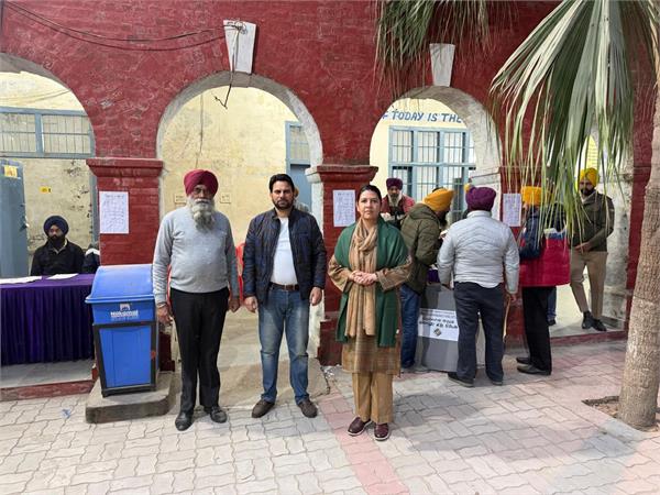 election observer lovejit kalsi visited the strong rooms