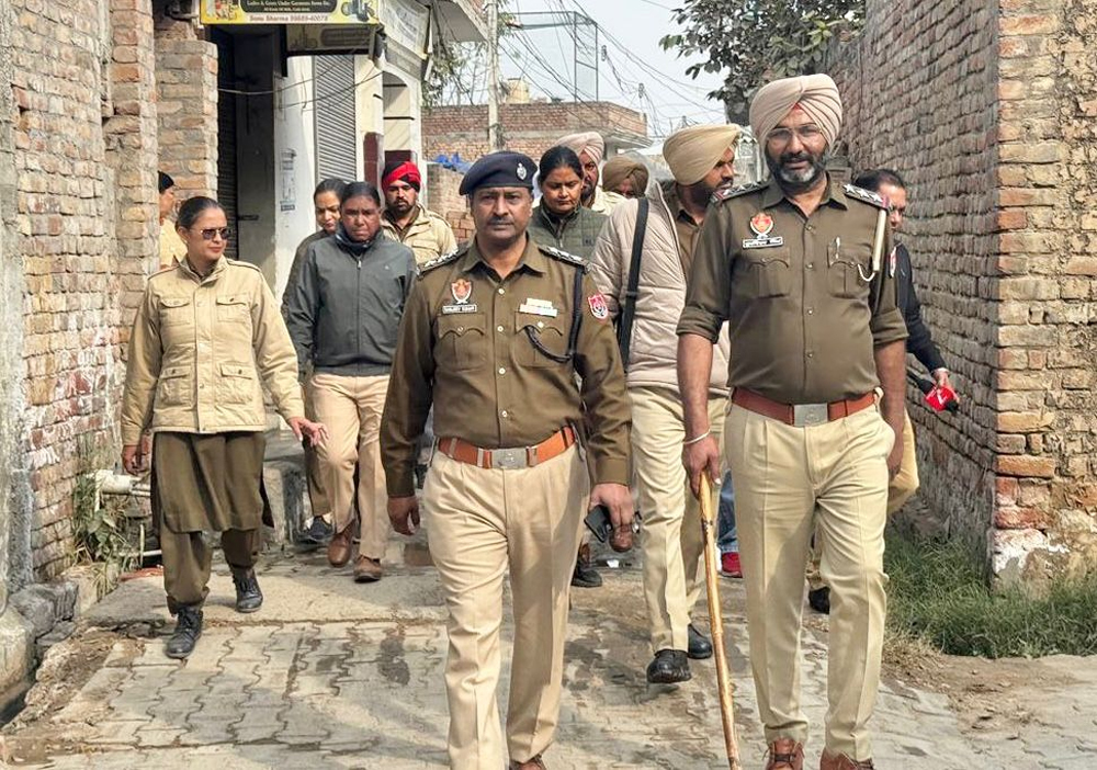 ਪੰਜਾਬ ਪੁਲਸ ਦੀਆਂ ਕਈ ਟੀਮਾਂ ਨੇ ਘੇਰ ਲਿਆ ਪੂਰਾ ਸ਼ਹਿਰ, ਸੀਲ ਕਰ ਦਿੱਤੀਆਂ ਸਰਹੱਦਾਂ
