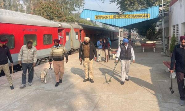 anti sabotage team conducts surprise check at railway station