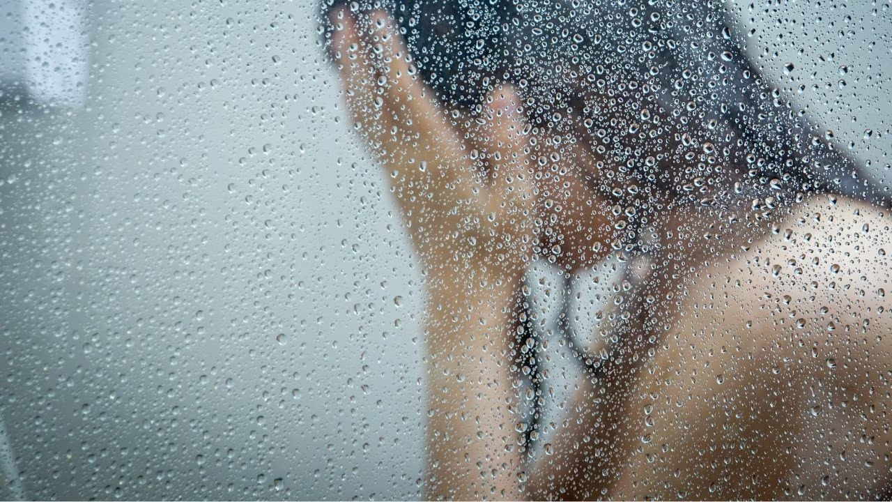 ਠੰਡੇ ਪਾਣੀ ਨਾਲ ਨਹਾਉਣਾ ਨੁਕਸਾਨਦਾਇਕ! ਇਹ ਲੋਕ ਜ਼ਰੂਰ ਕਰਨ ਪਰਹੇਜ਼