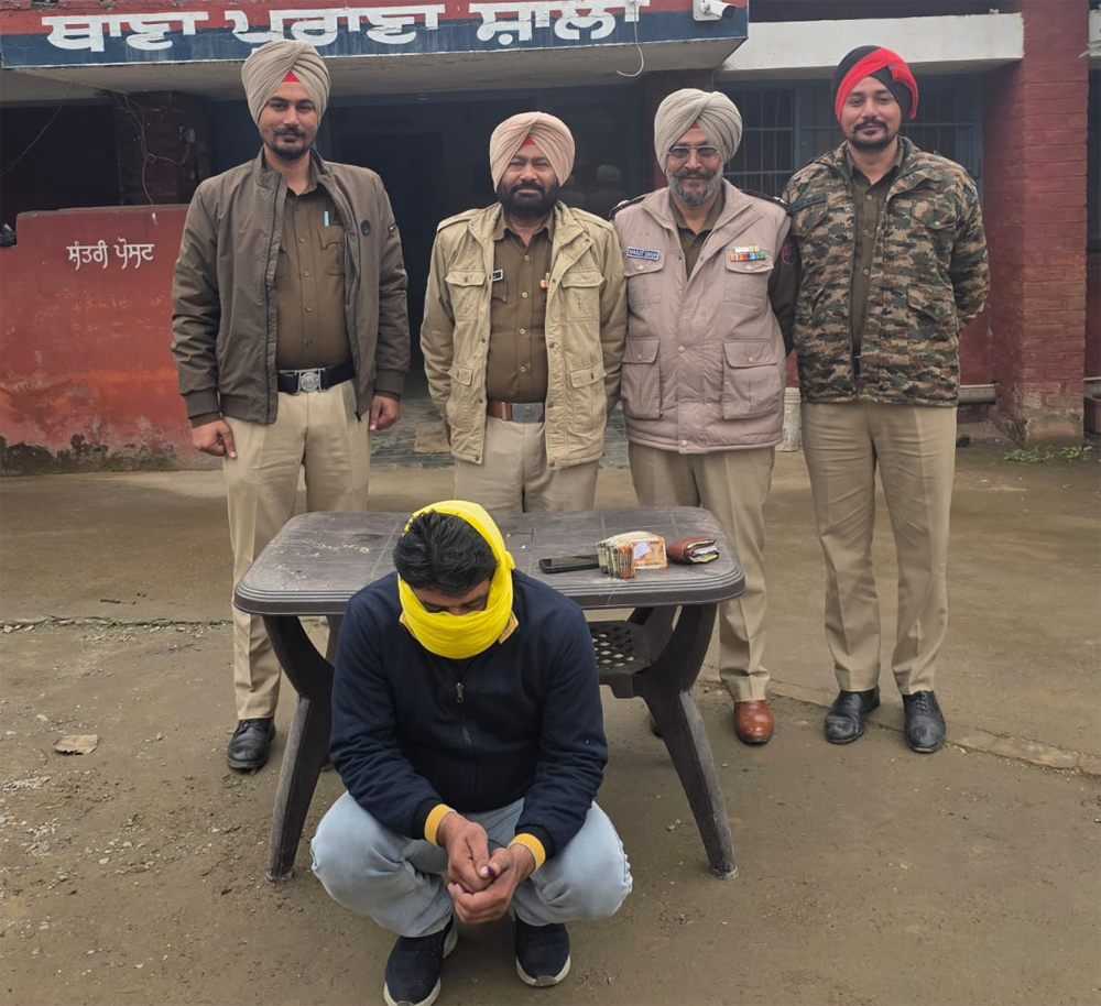 ਪੁਲਸ ਨੇ ਇਕ ਦਿਨ ''ਚ ਹੀ ਸੁਲਝਾਇਆ ਲੁੱਟ ਦਾ ਮਾਮਲਾ, ਸਾਹਮਣੇ ਆਇਆ ਹੈਰਾਨੀਜਨਕ ਸੱਚ