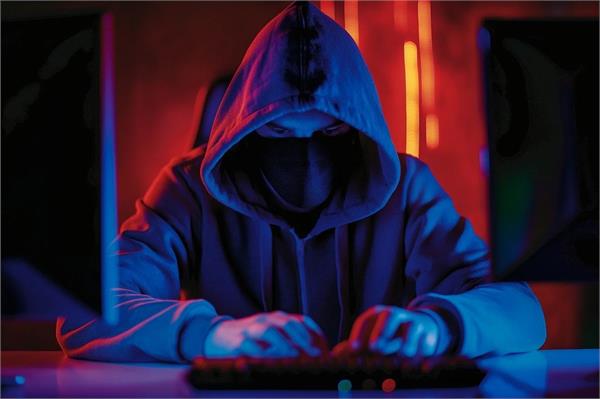 online dating scammers    bride and groom   