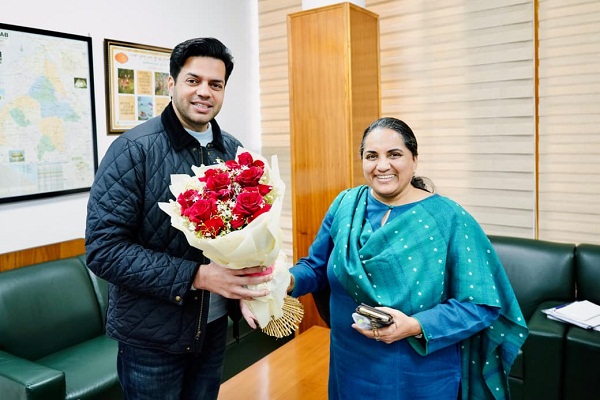 ਗੁਲਜ਼ਾਰਇੰਦਰ ਚਾਹਲ ਨੇ ਆਰਥਿਕ ਨੀਤੀ ਤੇ ਯੋਜਨਾ ਬੋਰਡ ਦੇ ਵਾਈਸ ਚੇਅਰਮੈਨ ਵਜੋਂ ਅਹੁਦਾ ਸੰਭਾਲਿਆ