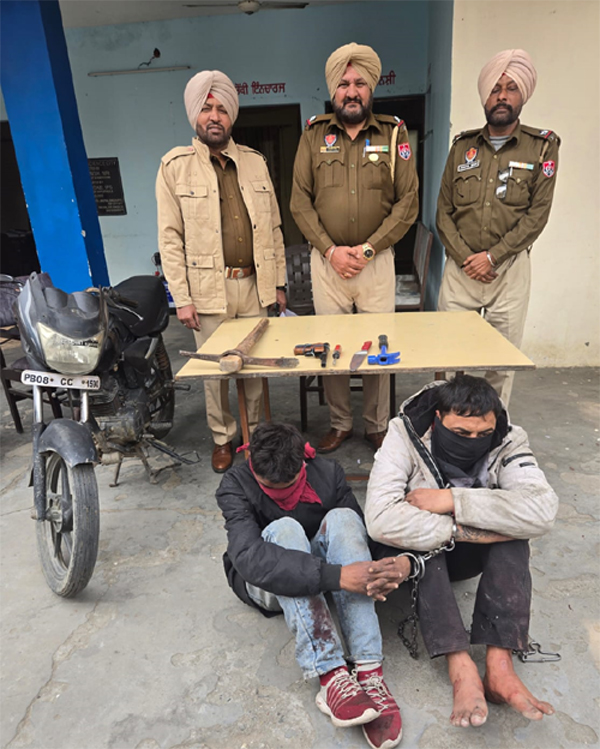 ਚੋਰੀ ਦੇ ਇਰਾਦੇ ਨਾਲ ਘਰ ’ਚ ਦਾਖ਼ਲ ਹੋਏ ਮੁਲਜ਼ਮਾਂ ਨੂੰ ਪਿੰਡ ਵਾਸੀਆਂ ਨੇ ਕੀਤਾ ਕਾਬੂ