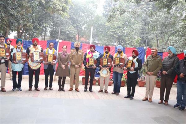 commissionerate police jalandhar honored 10 retired police officers