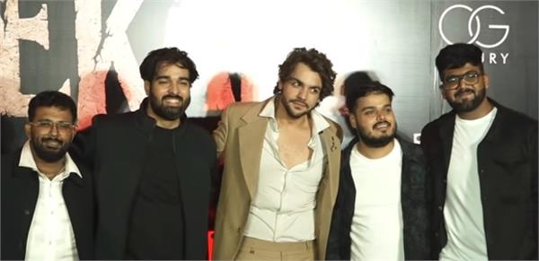 ashish chanchlani celebrates birthday with special screening of his series ekaki
