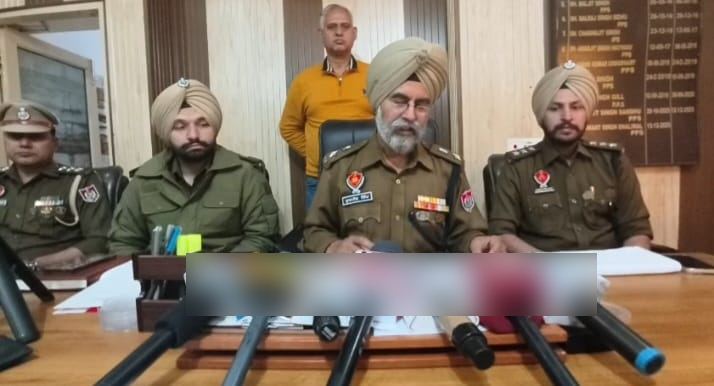 ਖ਼ੁਦ ਨੂੰ ''ਗੈਂਗਸਟਰ'' ਦੱਸਣ ਵਾਲਾ ਨਿਕਲਿਆ ਕਰਿਆਨੇ ਵਾਲਾ! ''ਬਿਸ਼ਨੋਈ'' ਬਣ ਮੰਗ ਰਿਹਾ ਸੀ 50 ਲੱਖ ਦੀ ਫ਼ਿਰੌਤੀ