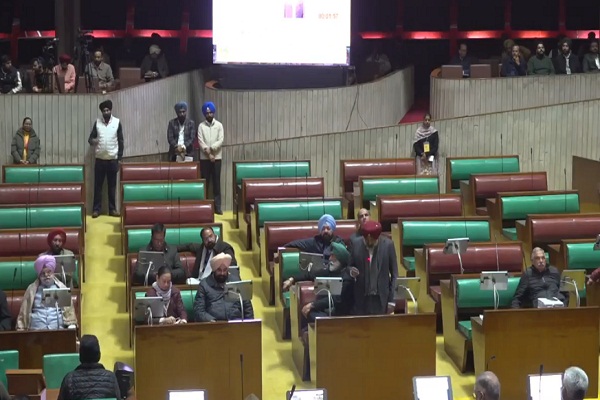 ਪੰਜਾਬ ਵਿਧਾਨ ਸਭਾ ''ਚ ''ਮਨਰੇਗਾ'' ''ਚ ਬਦਲਾਅ ਖ਼ਿਲਾਫ਼ ਮਤਾ ਪਾਸ, CM ਮਾਨ ਦੀ ਕੇਂਦਰ ਨੂੰ ਚਿਤਾਵਨੀ