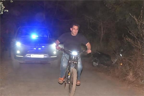 salman khan spotted cycling near his panvel farmhouse