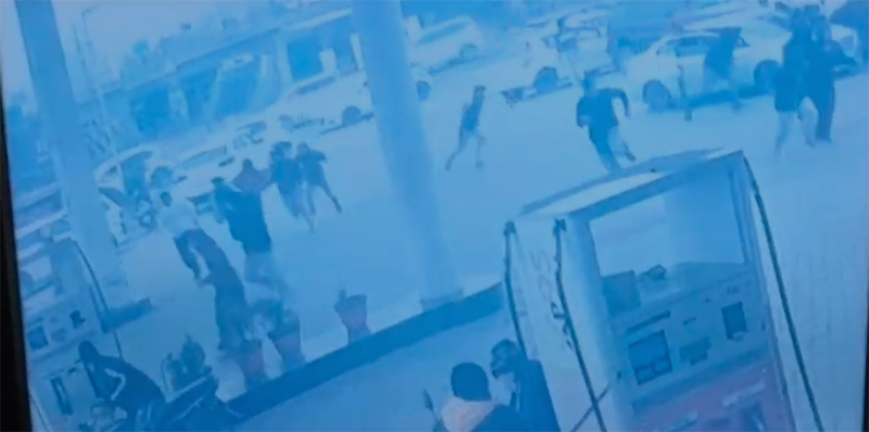 ਜਲੰਧਰ 'ਚ ਕਾਲਜ ਦੀ ਪ੍ਰਧਾਨਗੀ ਨੂੰ ਲੈ ਕੇ ਪੈਟਰੋਲ ਪੰਪ ਨੇੜੇ ਚੱਲੀਆਂ ਤਾਬੜਤੋੜ ਗੋਲ਼ੀਆਂ! ਹੋਏ 15 ਰਾਊਂਡ ਫਾਇਰ